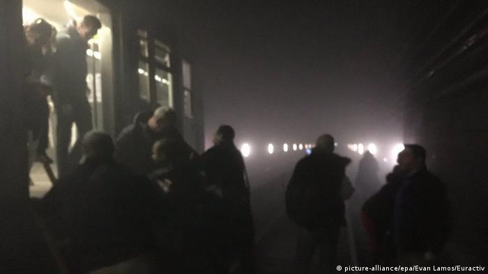 Ljudi u panici napuštaju metro nakon napada na stanici Malbek