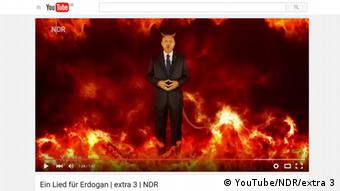 Aπό το επίμαχο σατιρικό βίντεοκλιπ με τον Ερντογάν