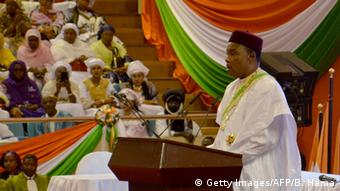 Niger Amtseid des neu gewählten Präsidenten Mahamadou Issoufou 