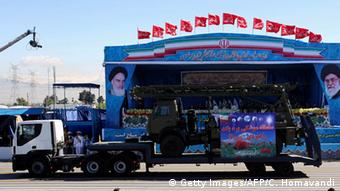 Sistema de radar russo S-300 em parada militar em Teerã