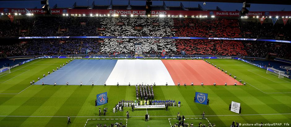 Em novembro, vítimas de ataques em Paris são lembradas em Estádio Parc des Princes, que receberá partidas da Eurocopa