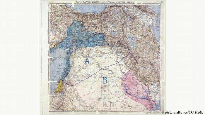 Orginalna karta sporazuma. Područje pod francuskim mandatom je plave boje, a britanskim crvene.