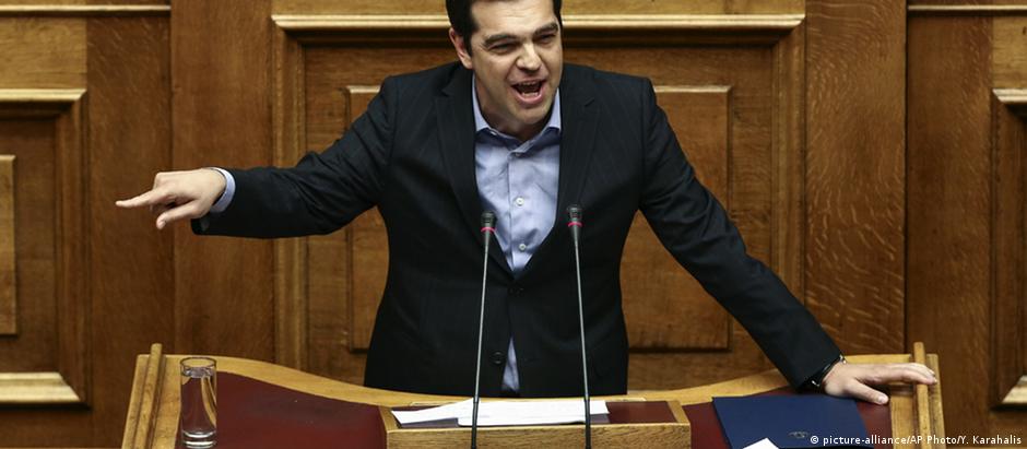 Primeiro-ministro Alexis Tsipras durante discurso no Parlamento