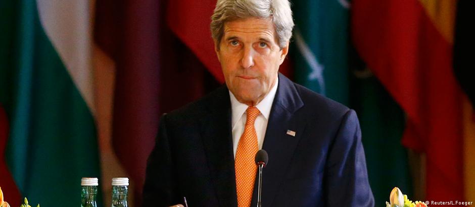 Kerry afirma que governo líbio não deve ser vitimado por embargo ao combater terrorismo