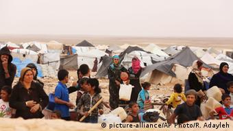 Syrien Jordanien Grenze Flüchtlinge warten