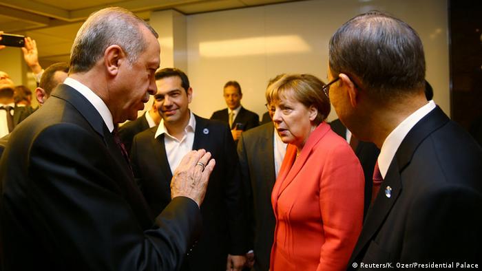 Erdoğan ile Merkel en son İstanbul'daki BM Dünya İnsani Zirvesi'nde mayıs ayında bir araya gelmişti.
