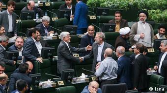 محمدرضا عارف اولین نماینده‌ای بود که انتخاب علی لاریجانی به ریاست مجلس را به او تبریک گفت