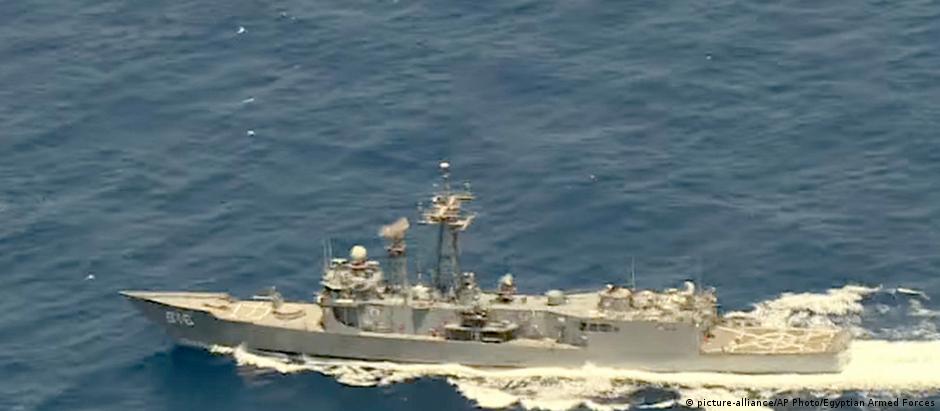 Navio egípcio procura restos do voo MS804 no Mar Mediterrâneo