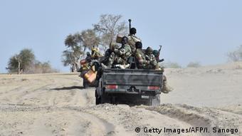 Niger Soldaten in Bosso