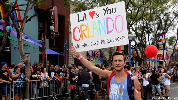 USA Gay-Pride-Parade in Los Angeles - Trauer nach Attentat in Orlando
