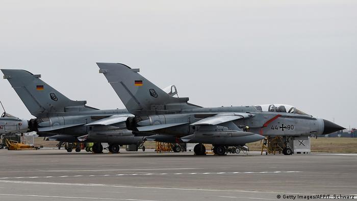Atualizado/Turquia: Atividades na base aérea de Incirlik estão suspensas