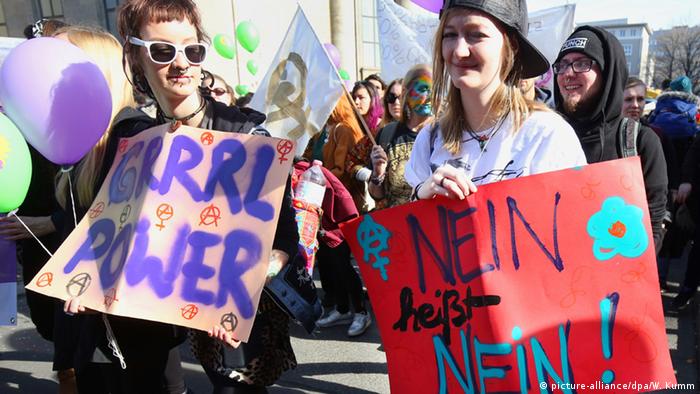Não significa não: mulheres protestam em Berlim por lei mais severa contra violência sexual