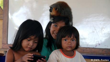 Brasilien Volkstamm Munduruku Kinder