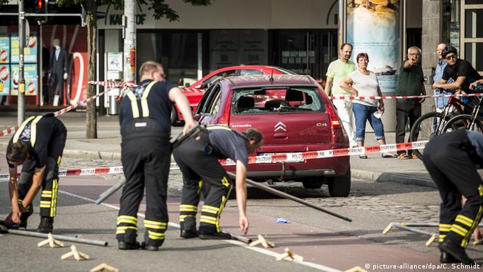 Deutschland Reutlingen Mann mit Machete tötet Frau und verletzt mehrere