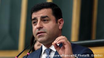Ποινή φυλάκισης πέντε ετών έχει ζητηθεί για τον πρόεδρο του φιλοκουρδικού κόμματος HDP, Σελαχατίν Ντεμιρτάς. 