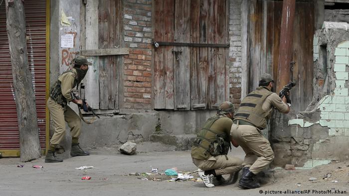 Indian troops suffer deadly Kashmir ambush 0,,19474959_303,00