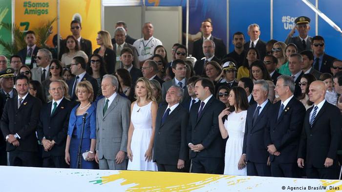 Em primeiro evento público no Brasil como presidente, Michel Temer enfrenta protestos