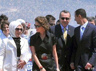 تا قبل از بهار عربی اردوغان و اسد رابطه تنگاتنگی داشتند که حتی به مناسبات فامیلی نیز کشیده بود