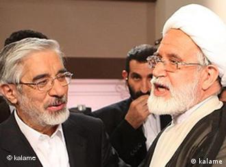 میرحسین موسوی (چپ) و مهدی کروبی، مخالفان نتایج انتخابات ریاست جمهوری سال ۸۸ بیش از چهار سال است که در بازداشت خانگی به‌ سر می‌برند