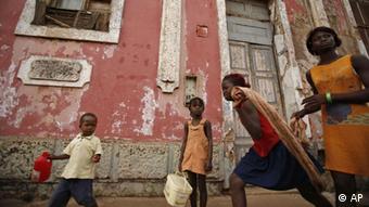 Guinea Bissau Kinder Fußball (AP)