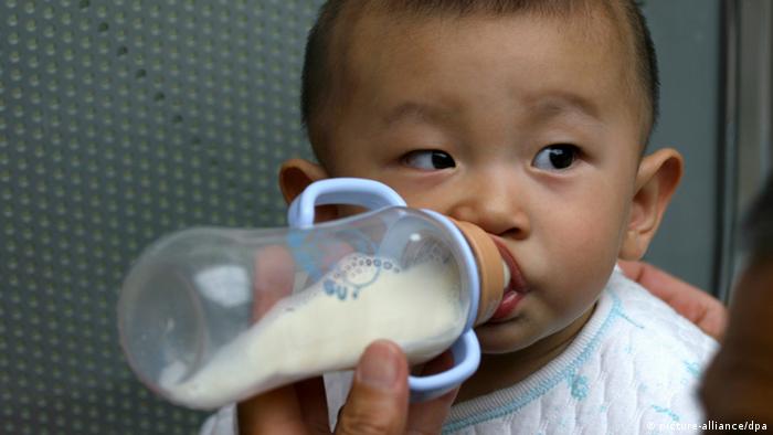 Milchskandal in China Baby Milch Milchpulver (picture-alliance/dpa)