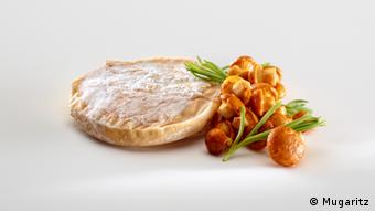 Käse mit Pilze und Kräuter, Rezept vom Baskischen Restaurant Mugaritz, Nummer 3 in der Liste der Besten Restaurants der Welt 2012. Porción de queso cremoso, xixas y hierbas carnosas. Copyright: Mugaritz