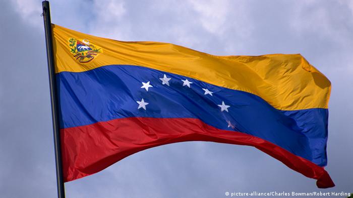 Flagge Venezuela (picture-alliance/Charles Bowman/Robert Harding)