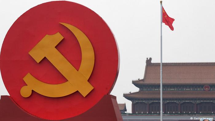 China Kommunistische Partei Hammer und Sichel Logo (Getty Images)