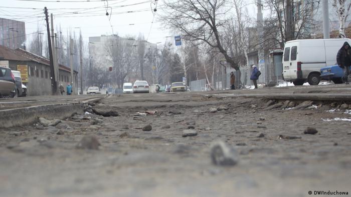 Kaputte Straßen in Kharkiv (DW/Induchowa)