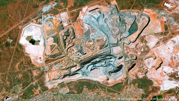 Destrucción de la corteza terrestre en la mina Super Pit, cerca de Kalgoorlie, Australia