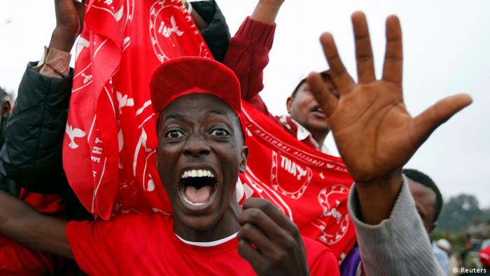 Kenyatta supporters celebrate in 2013