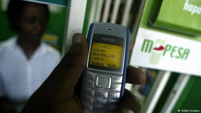 Symbolbild - Handys in Afrika (Getty Images)