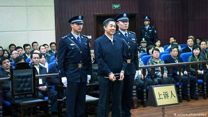 Bo Xilai Appelationsgericht in Jinan 25.10.2013 (picture-alliance/dpa)