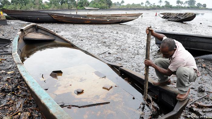 Photo: Oil pollution in the Niger River Dealta (Source: Getty Images)