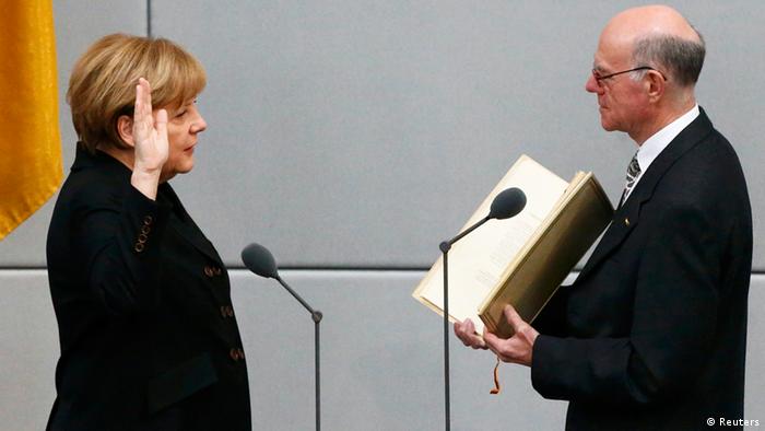 Angela Merkel Vereidigung Kanzlerin Kanzleramt Eid (Reuters)