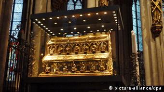Ковчег в Кельнском соборе, в котором хранятся мощи троих святых королей