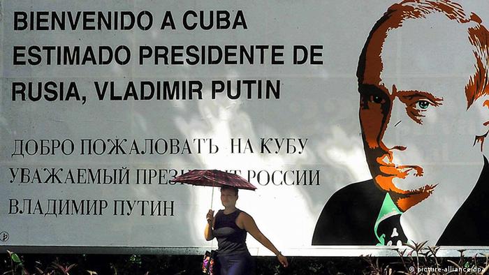 O imagine surprinsă în anul 2000, cu ocazia vizitei preşedintelui Vladimir Putin în Cuba 