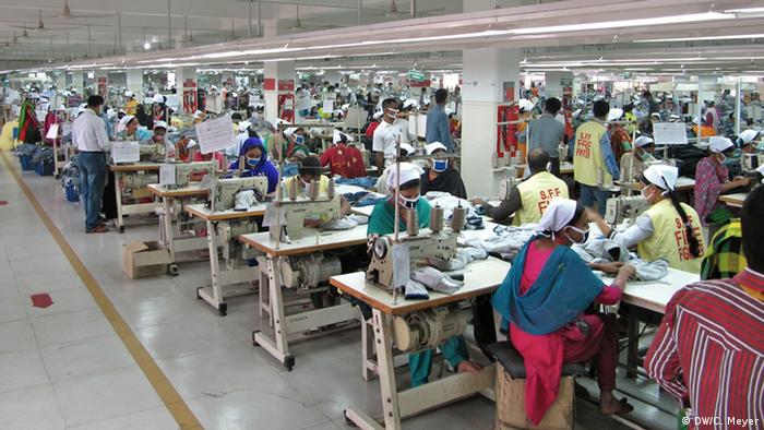 Fábrica em Bangladesh: condições de trabalho no setor são especialmente graves