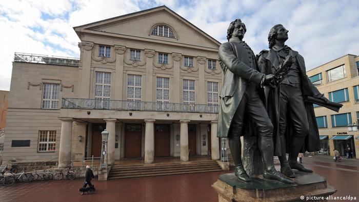 Nationaltheater in Weimar 2009 (picture-alliance/dpa)