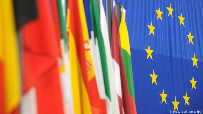 флаги ЕС и стран-членов Евросоюза