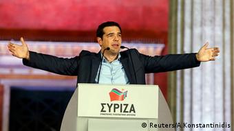 Χωρίς φως στο τούνελ πορεύεται η Ελλάδα από το ξέσπασμα της κρίσης το 2009, σύμφωνα με το Spiegel (Reuters/A.Konstantinidis)