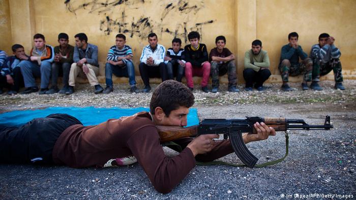 Symbolbild Kindersoldaten IS (Jm Lopez/AFP/Getty Images)