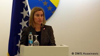 Federica Mogherin spricht im bosnischen Parlament (DW/S.Huseinovic)