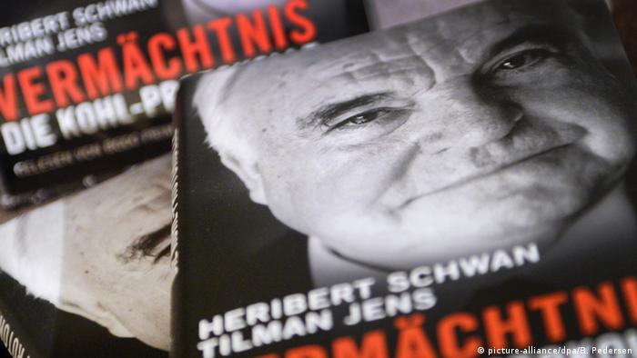 Deutschland Helmut Kohl Buch Vermächtnis. Die Kohl-Protokolle (picture-alliance/dpa/B. Pedersen)