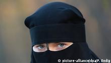 Deutschland Leipzig Verschleierte Frau Niqab (Symbolbild)