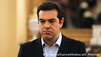 «Ο πρωθυπουργός Αλέξης Τσίπρας είναι δυσαρεστημένος με τη συμπεριφορά της αναπληρώτριας υπουργού Εργασίας»