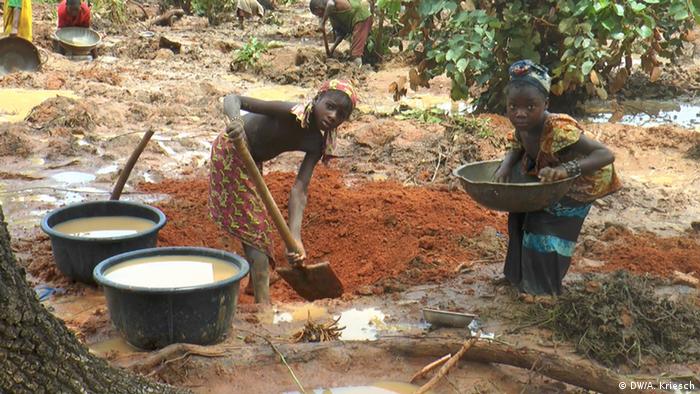 Tödliche Kinderarbeit in Nigeria Minen