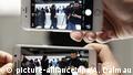 Vergleich Samsung Galaxy 6 und Iphone (picture-alliance/dpa/A. Dalmau)