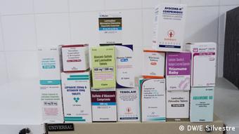 Antiretrovirale Medikamente HIV AIDS Mosambik Afrika (DW/E.Silvestre)