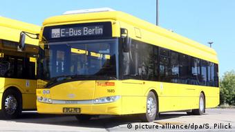 Deutschland Elektro-Linienbusse Berlin (picture-alliance/dpa/S. Pilick)
